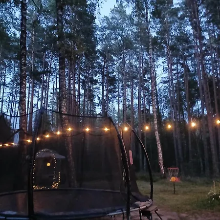 Maenni Puhkebaas Δωμάτια σε οικογενειακή κατοικία Karjamaa