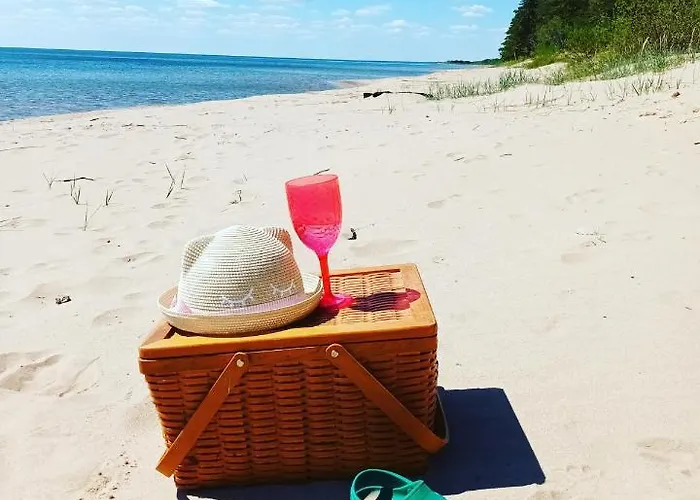 Maenni Puhkebaas * Karjamaa