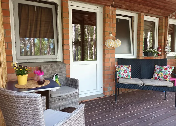 Δωμάτια σε οικογενειακή κατοικία Maenni Puhkebaas Karjamaa