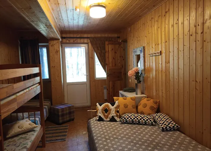 Δωμάτια σε οικογενειακή κατοικία Maenni Puhkebaas Karjamaa